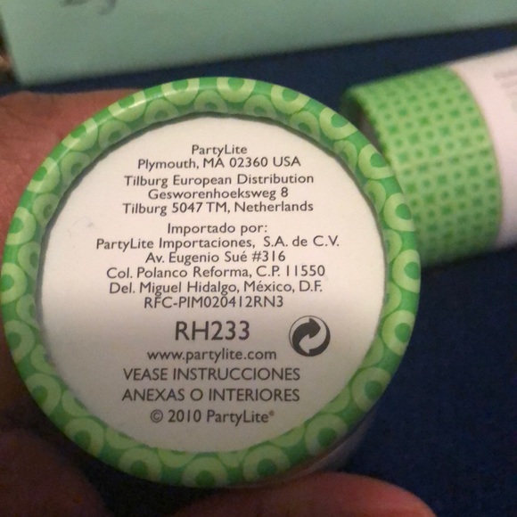 (2) New Aromatherapy Scented Oils.   2020 - Picture 5 of 5